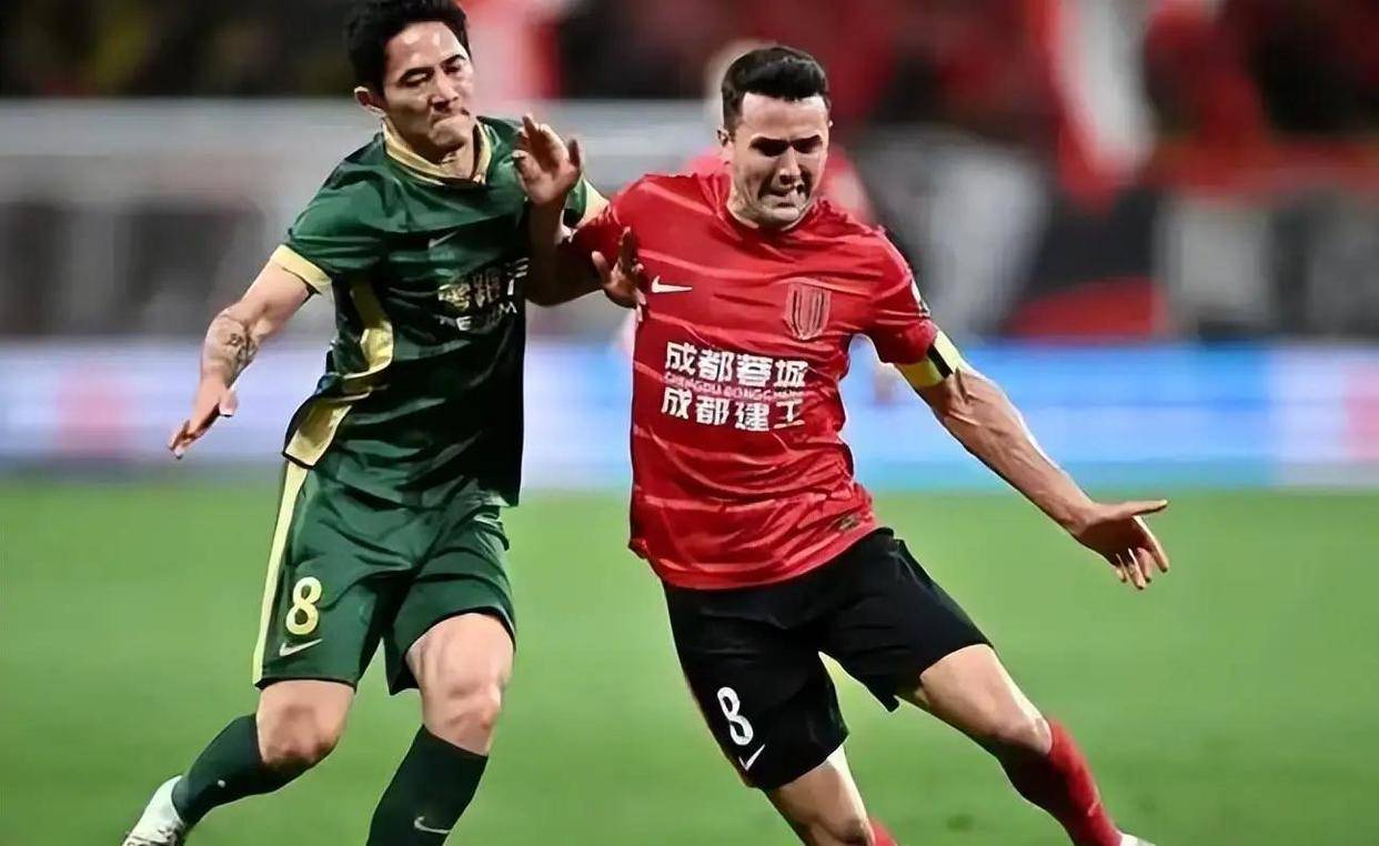 hth体育官方网站曼联训练开放日，今晚临场应变引欢呼，中超在即，年轻球员得到机会的简单介绍