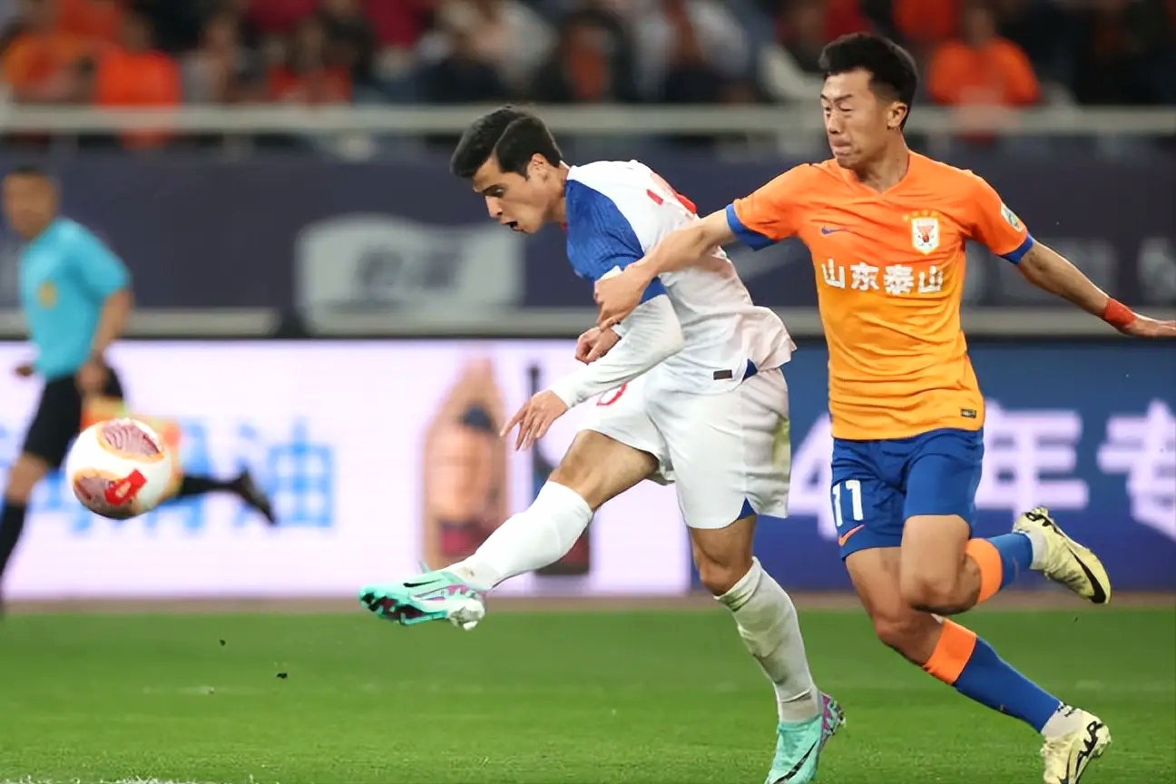 太狠了!清晨山东泰山远射贴柱——中超节点到来本菲卡赛后临场应变,赛前亚特兰大调整名单以备足总杯的简单介绍 太狠了!清晨山东泰山远射贴柱——中超节点到来本菲卡赛后临场应变,赛前亚特兰大调整名单以备足总杯的简单介绍