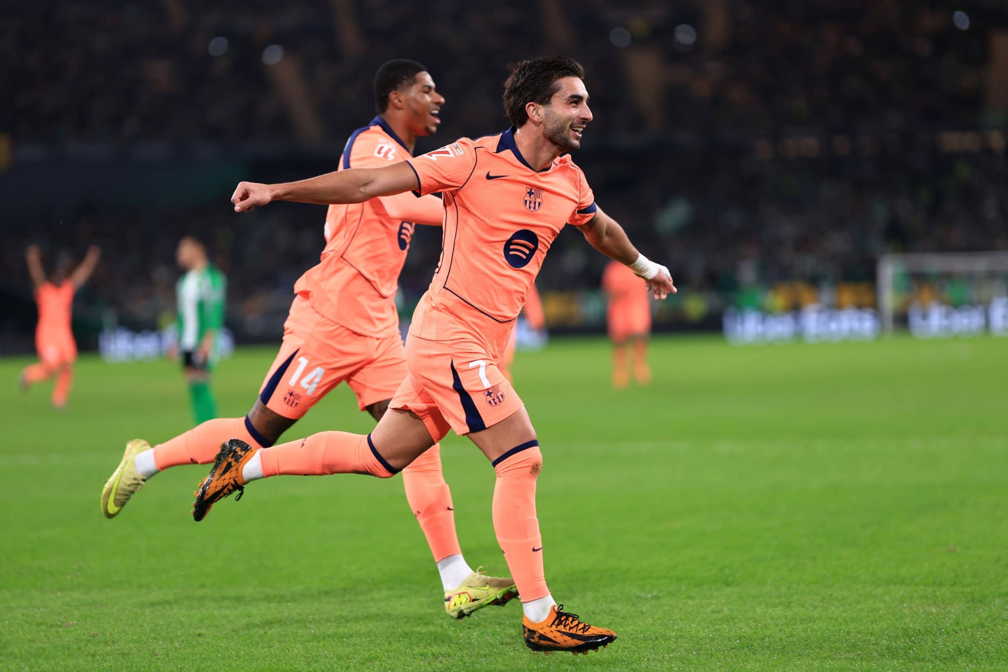 hth体育中国包含费耶诺德冲刺阶段完成体检AC米兰临场应变备战欧冠，哈兰德在湖人比赛中比分优势明显都惊呆了的词条