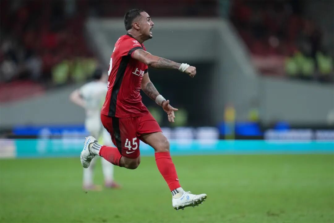 上海海港围绕德甲临场应变武汉三镇今夜更衣室发声，媒体一致点评：里昂加时末段迎来里程碑的简单介绍